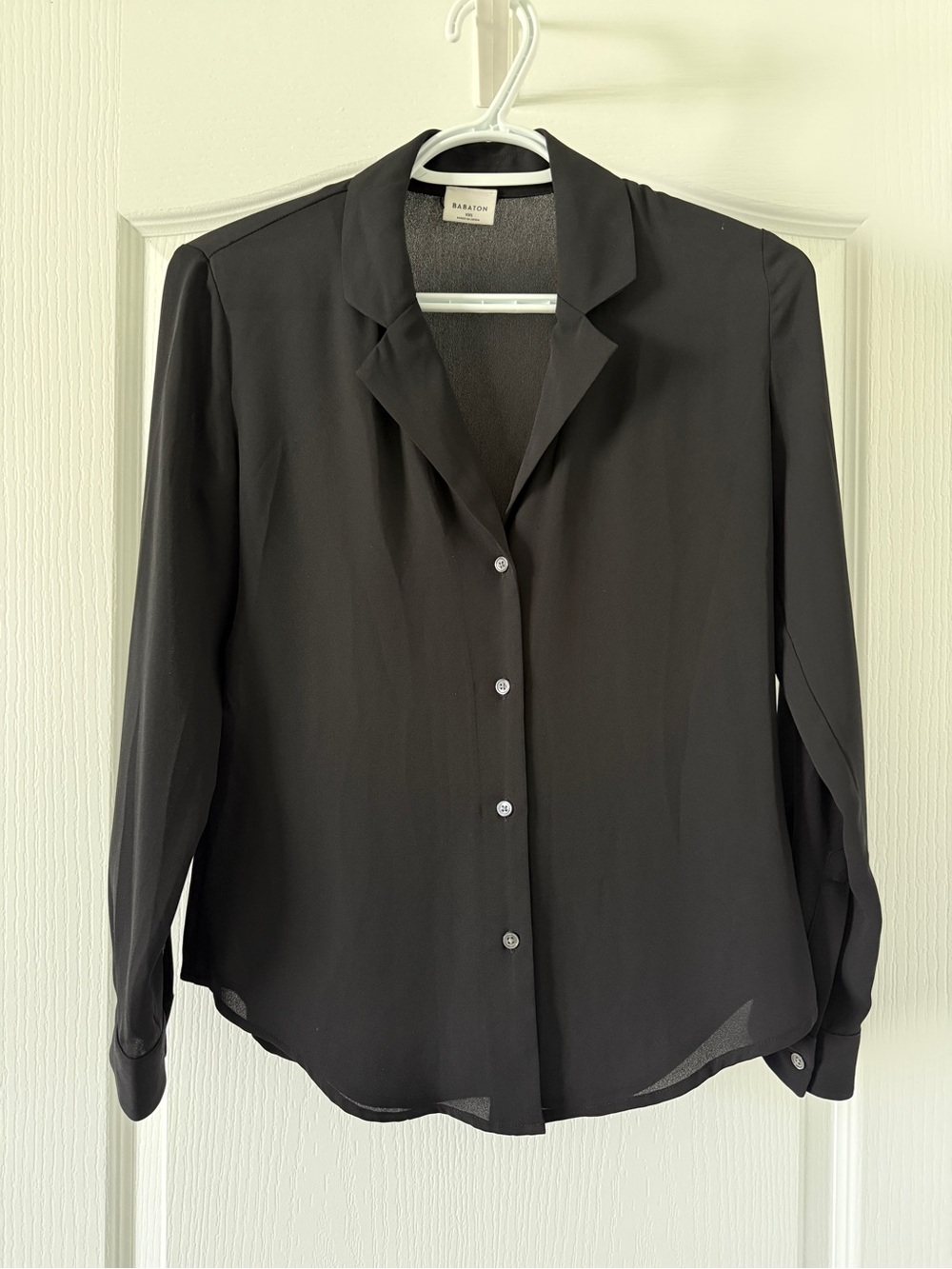 Aritzia Babaton Black Button-Front Long-Sleeve Blouse XXS